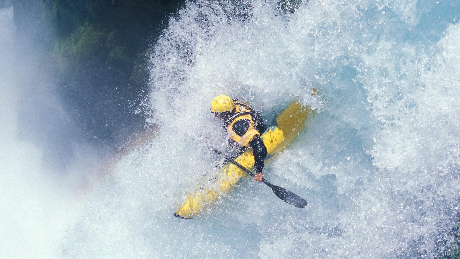 “尼古拉斯·桑特基的快速突破与精准配合，推动美洲狮队成为新一代强队”